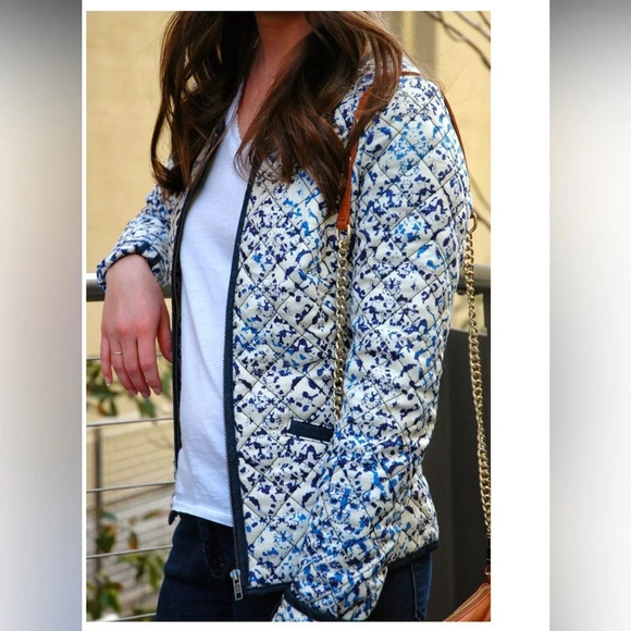 Gorgeous blue quilted jacket by Hinge size XS in like new condition​ - Picture 1 of 6